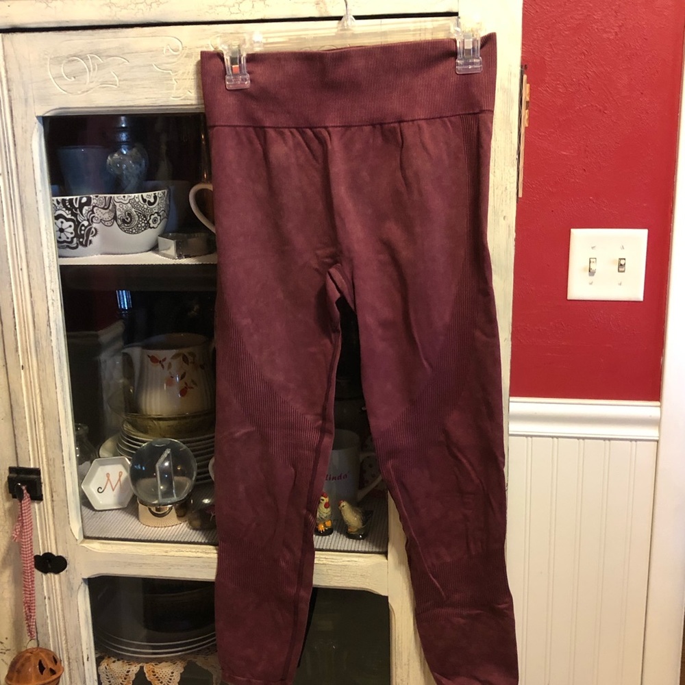 PINK SEAMLESS LEGGINGS